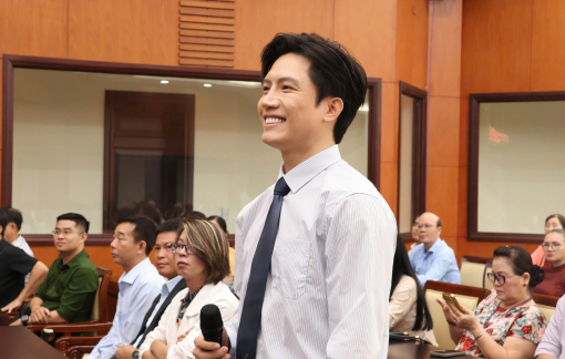 Ca sĩ Anh Tú: “Tôi tự hào khi được là một ngọn nến nhỏ góp phần thắp lên ánh sáng của nghệ thuật”