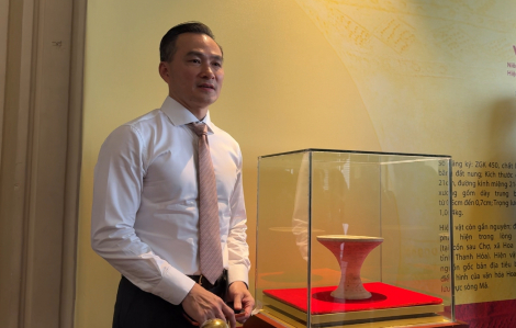 Diễn viên Chi Bảo lo lắng điều gì khi có 2 bảo vật quốc gia trong tay?