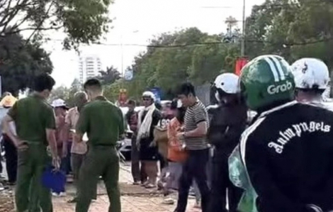 Phát hiện 1 trẻ sơ sinh bị bỏ ở khu đất trống, đã tử vong