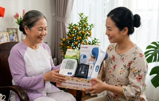 Quà 8/3 cho mẹ: Tặng “bác sĩ công nghệ” tại gia để con thêm an lòng