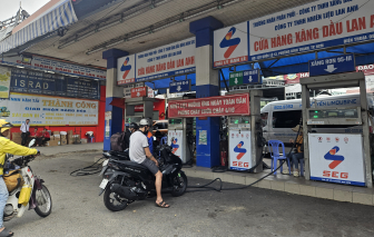 Giá xăng RON95 vượt 27.000 đồng/lít, dầu hỏa lên 35.000 đồng/lít