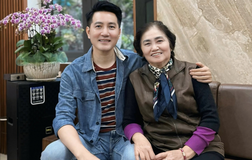 Ca sĩ Nguyễn Phi Hùng: Quà tặng là 'vũ khí chữa lửa' số một