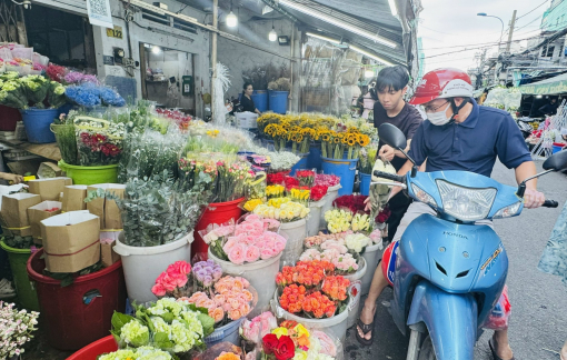 Giá hoa hồng tăng gấp 3 lần trong dịp 8/3