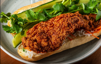 Bánh mì Việt được biến tấu đa dạng tại nhà hàng Mỹ