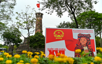 Phố phường Hà Nội rộn ràng trước ngày bầu cử