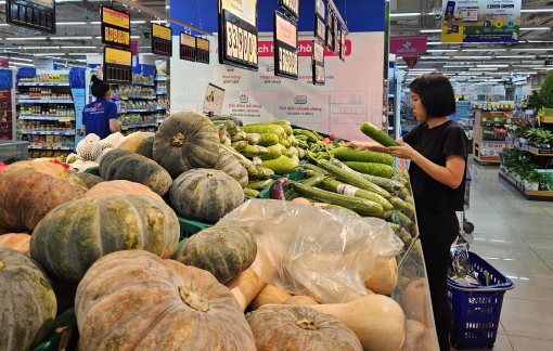 Giá hàng hóa bắt đầu bật tăng theo giá xăng dầu