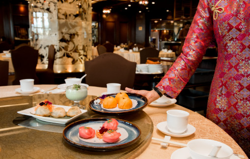 Phía sau câu chuyện không còn bàn trống ở nhà hàng trong ngày 8/3