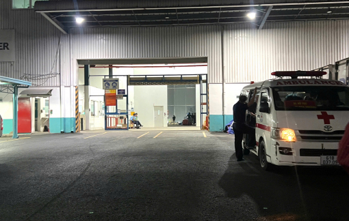 Sập la phông nhà kho công ty Schenker ở KCN Sóng Thần, 4 người thương vong