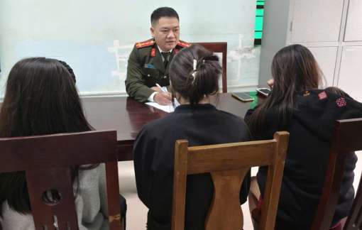Ngăn chặn 3 thiếu nữ 15 tuổi bỏ nhà đi tìm 'việc nhẹ lương cao'