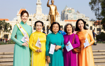 Đại sứ Lễ hội áo dài Trang Phương tham gia đồng diễn áo dài chào mừng ngày Quốc tế Phụ nữ 8/3