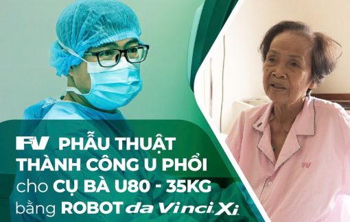 Bệnh nhân U80 chỉ 35kg được bác sĩ Lương Ngọc Trung mổ u phổi thành công bằng Robot da Vinci Xi