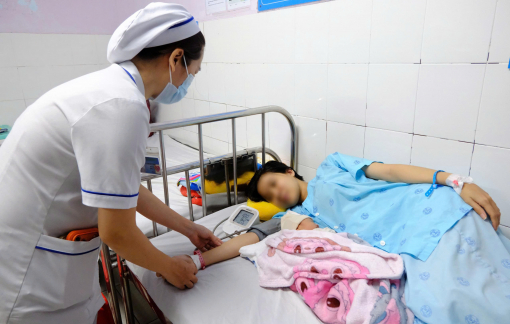 Thai phụ rơi vào nguy kịch sau khi ăn ốc