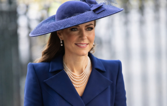 Công nương Kate Middleton thanh lịch trong sắc xanh tại lễ trọng đại nhất của hoàng gia