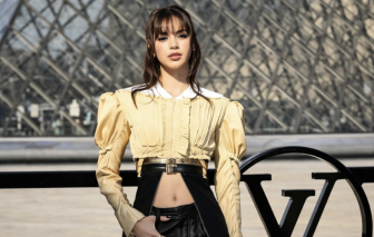 Lisa diện trang phục táo bạo gây chú ý tại tuần lễ thời trang Paris 2026