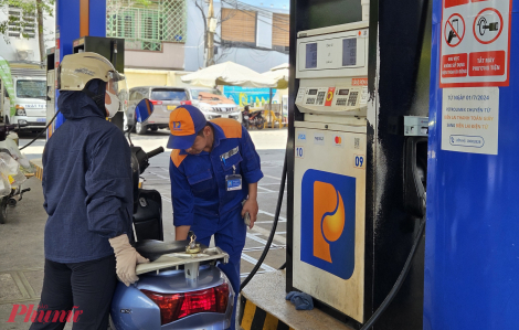 Rạng sáng 11/3: Xăng RON95 tăng hơn 2.000 đồng/lít, dầu diesel lên 30.710 đồng/lít