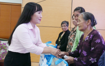 “San sẻ yêu thương” tiếp sức phụ nữ khó khăn tại cơ sở
