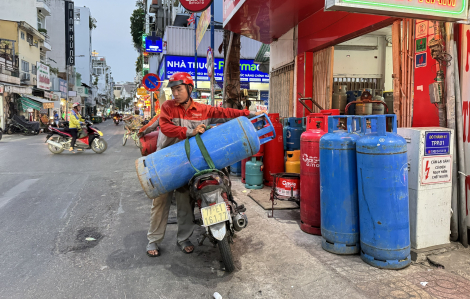 Giá gas tăng lần thứ 3 trong tháng, bình 12kg tăng 40.000 đồng