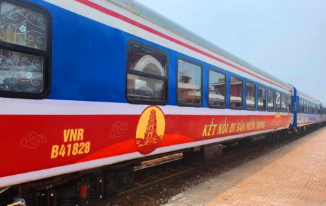 Tàu “Kết nối di sản miền Trung” giảm 50% giá vé trong ngày 26/3