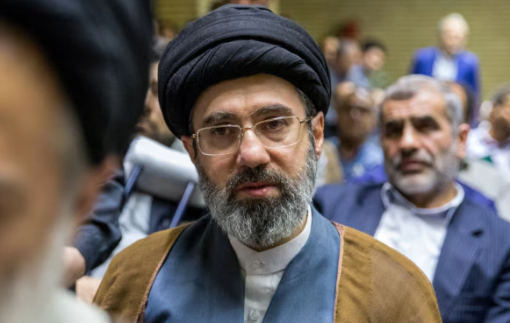 Tân lãnh tụ tối cao Mojtaba Khamenei bị gãy chân, rách mặt, khi Mỹ và Israel mở chiến dịch không kích