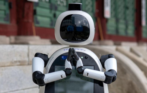 Nhà sư AI giảng đạo trong chùa ở Hàn Quốc