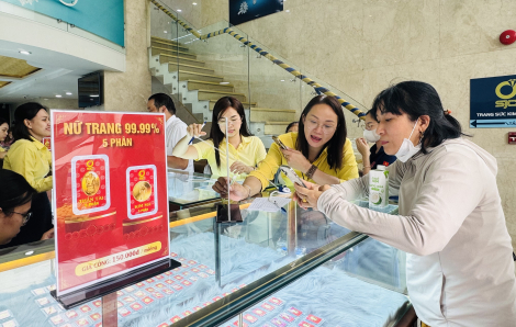 Vàng SJC giảm hơn 2 triệu đồng/lượng