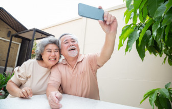 Ly hôn tuổi xế chiều: Đến cuối đời vẫn cần có nhau