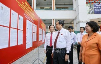 Chủ tịch Quốc hội kiểm tra công tác bầu cử tại TP Hồ Chí Minh