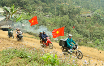 Loa di động đi khắp bản tuyên truyền bà con đi bỏ phiếu