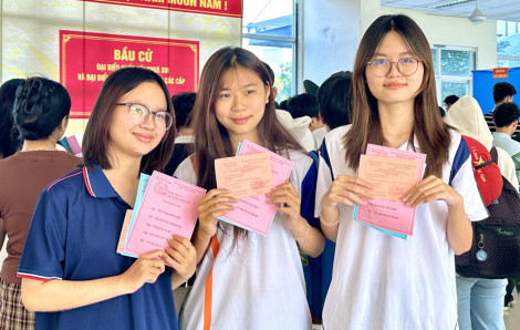 Lá phiếu mở ra một chặng đồng hành