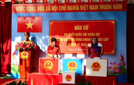 Rạng rỡ tà áo dài trong Ngày hội non sông