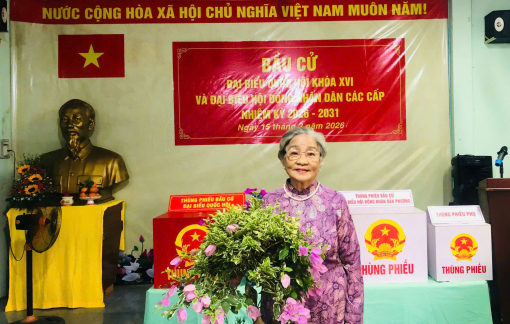 Lá phiếu của mẹ tôi ở tuổi 79