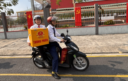 Thùng phiếu di động đưa quyền làm chủ đến tận tay cử tri