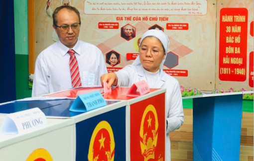 Tới 19g, tỉ lệ cử tri bỏ phiếu ở TPHCM đạt 96,97%