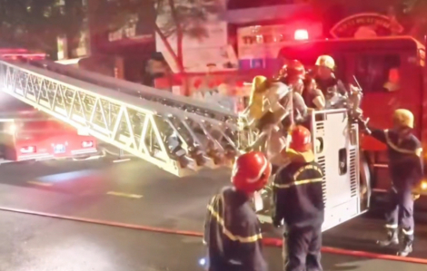 Cứu sống 5 người trong vụ cháy nhà lúc rạng sáng ở phường Bến Thành, TPHCM