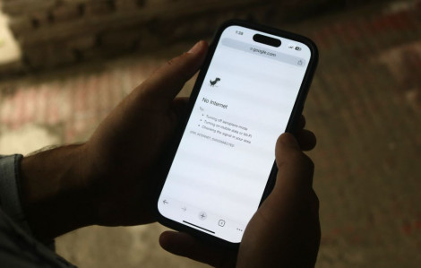 Mạng internet tại Iran tê liệt, người dân mất kết nối với thế giới