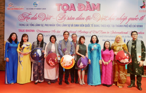 Áo dài - Kết nối di sản, hội nhập thế giới