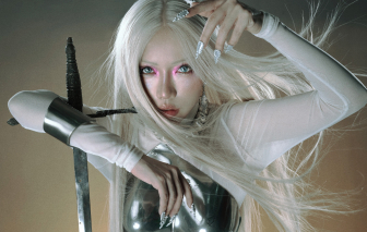 Phùng Khánh Linh tặng quà khán giả, mừng concert cháy vé sau 10 phút