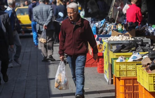 Người dân Iran đón năm mới trong lo âu và thiếu thốn