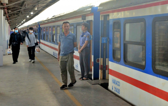Đường sắt tăng giá vé lần 2 trong tháng