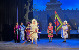 'Tiếng trống Mê Linh' và các Chuông Vàng vọng cổ ở Đoàn nghệ thuạt cải lương Vàm Cỏ