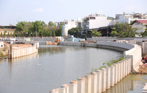 Dự án cải tạo rạch Xuyên Tâm: Nơi thi công sôi động, chỗ ìm lìm