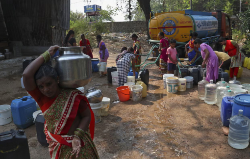 Phụ nữ và trẻ em gánh hậu quả khủng hoảng nước và nhiên liệu vì chiến sự Trung Đông