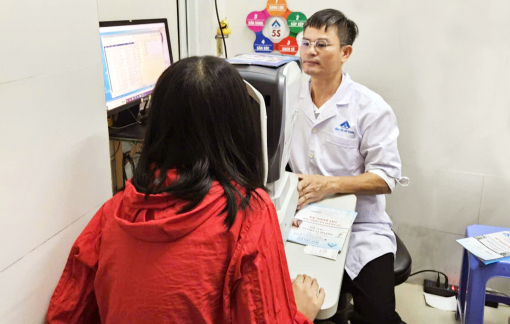 Rát mắt khi nhìn máy tính: Đừng chủ quan!