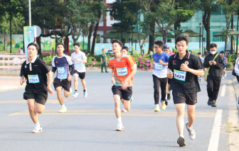 5.000 sinh viên chạy việt dã lan tỏa sức trẻ TPHCM