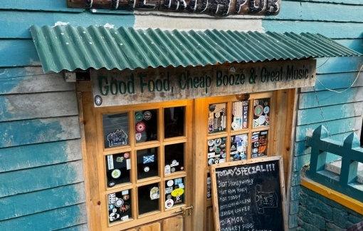 Có gì ở quán rượu cao nhất thế giới?