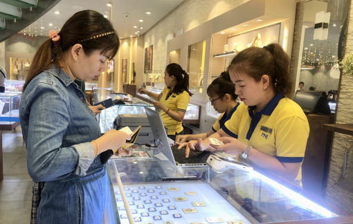 Giá vàng giảm thêm 5,1 triệu đồng/lượng