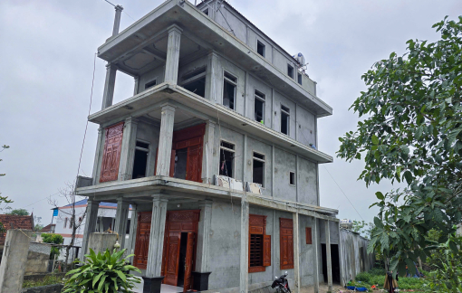 Người đàn ông khiếm thị bán tăm xây nhà gần 5 tỉ cho vợ con