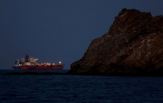 Ông Trump dọa 'xóa sổ' các nhà máy điện của Iran nếu không mở cửa eo biển Hormuz trong vòng 48 giờ