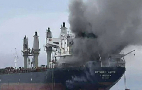 Mỹ tuyên bố phá hủy các nhà máy điện của Iran nếu eo biển Hormuz không được mở; Iran cho biết sẽ trả đũa