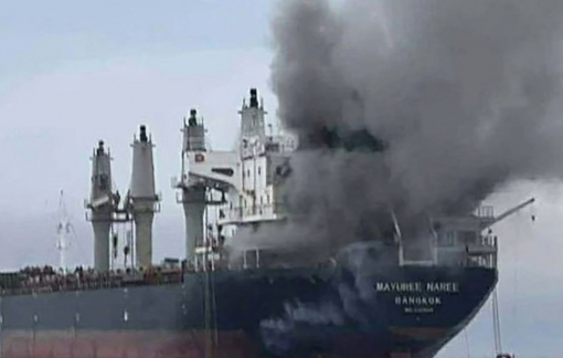 Mỹ tuyên bố phá hủy các nhà máy điện của Iran nếu eo biển Hormuz không được mở; Iran cho biết sẽ trả đũa